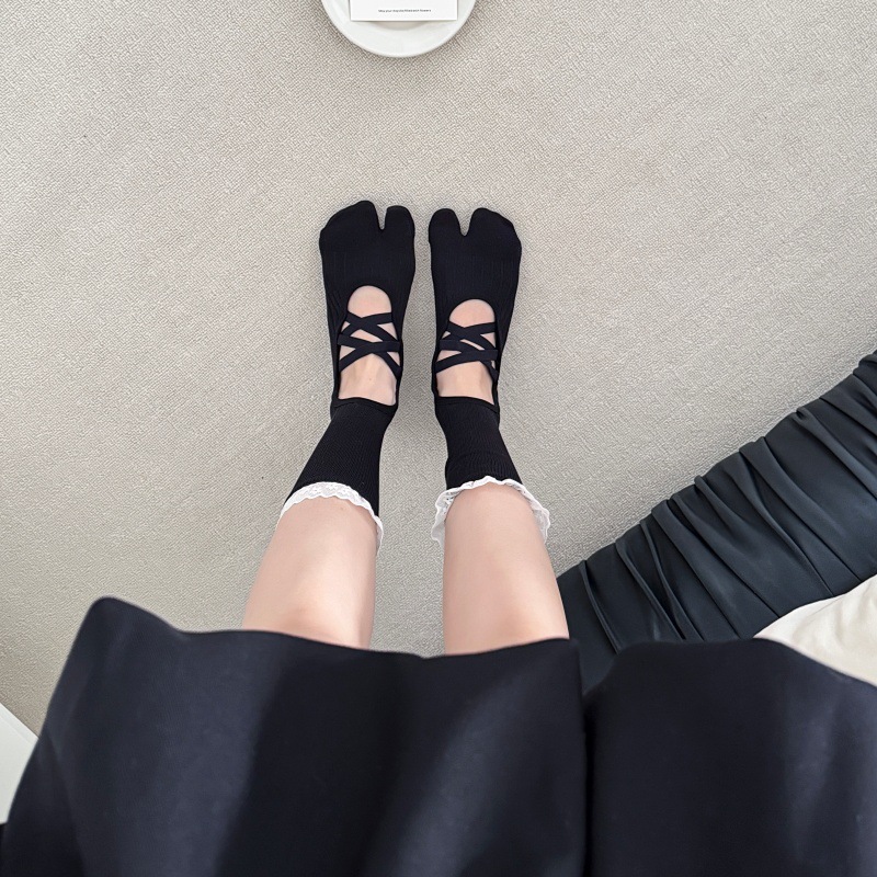 Lace Trim Split Toe Yoga Socks - đánh giá và giá Pilates & Yoga Vida